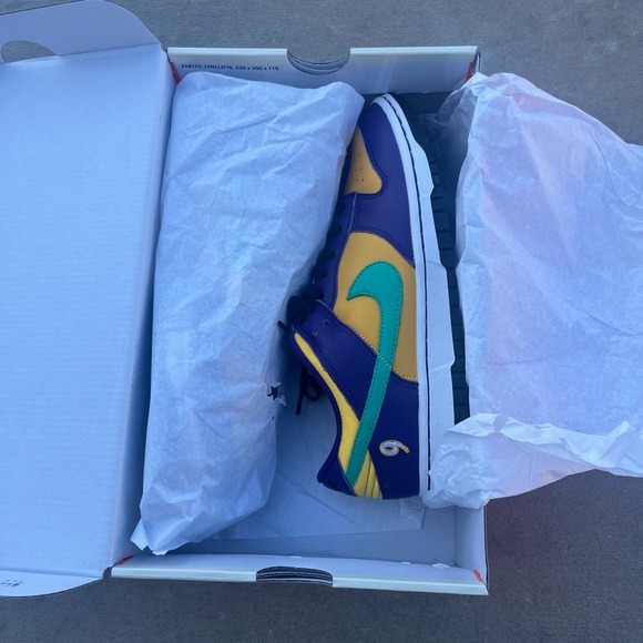 Nike Dunk Low x Lisa Leslie Sparks 2022 - D09581-500 - New - Picture 5 of 6